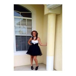 Meet your Posher, Jasmine noelle